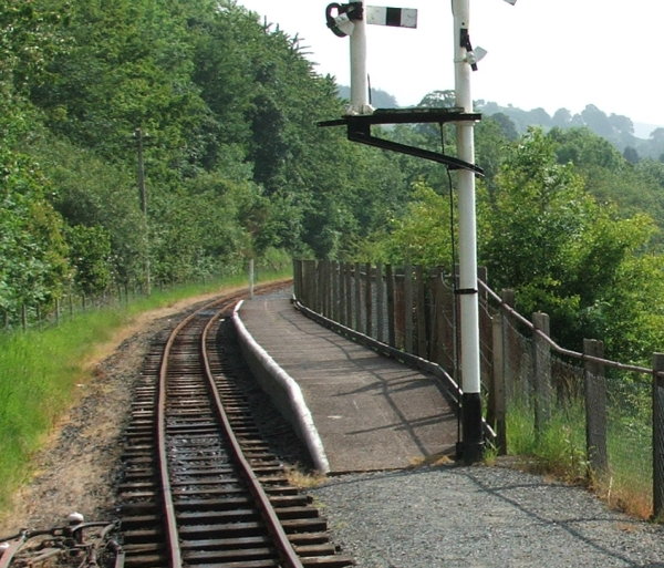 File:Railway halt.jpg