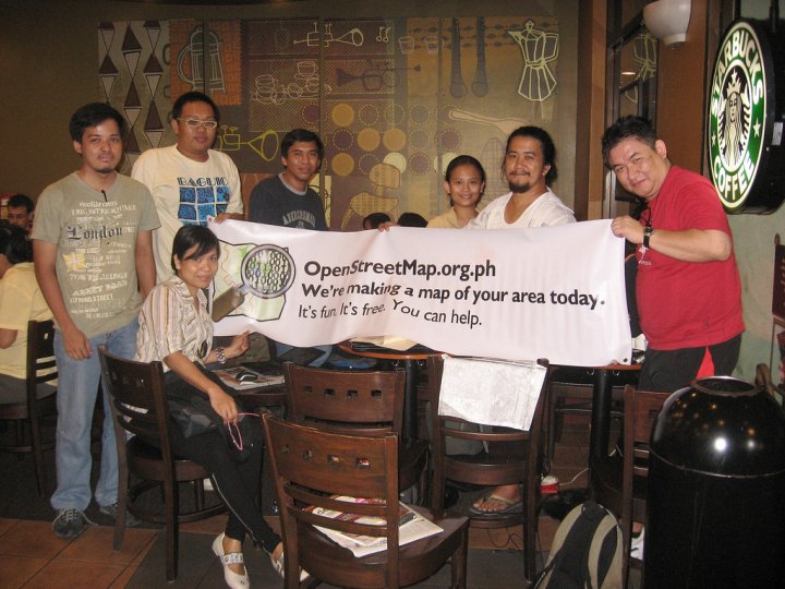 File:Ortigas-Mandaluyong Mapping Party group shot.jpg