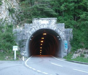 File:Tunnel.jpg
