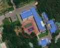 2/8 Terrain de sport (leisure=pitch et sport=*) (imagerie satellite Maxar)