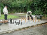 大きなチェス盤 leisure=pitch sport=chess surface=paving_stones