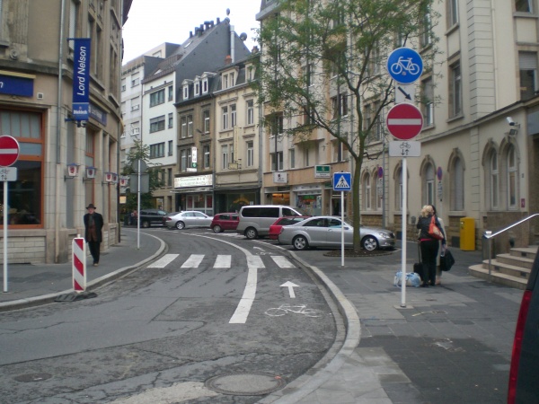 File:Opposite bicycle=no.JPG