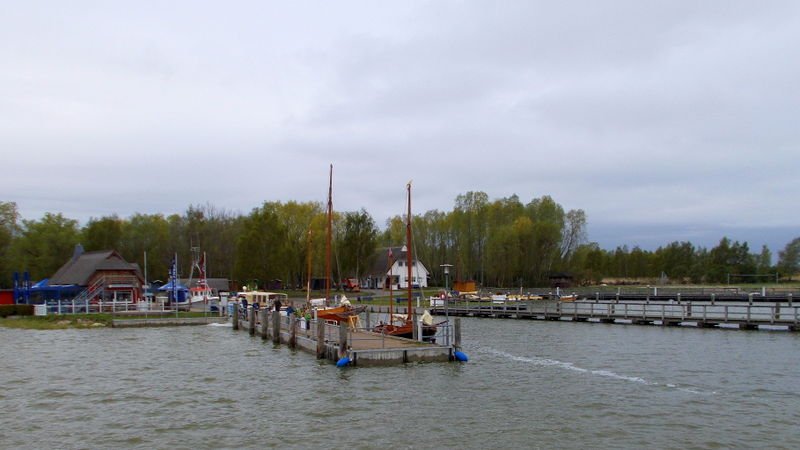 File:2014 Boddenhafen im Ostseebad Dierhagen.jpg
